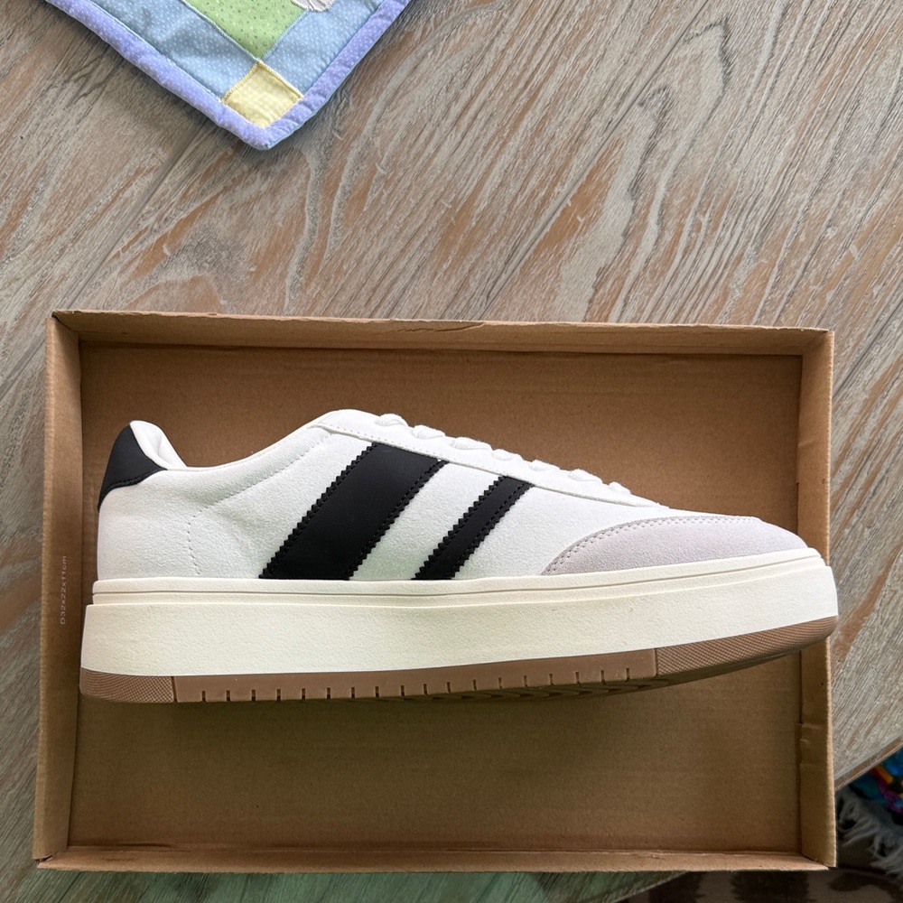 NWT Project Cloud Men's White & Black Retro Sneakers